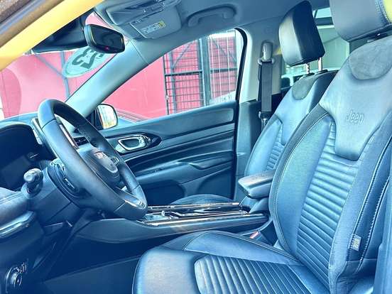 JEEP-COMMANDER-2023
