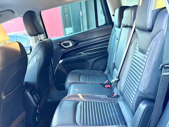 JEEP-COMMANDER-2.0 TD380 TURBO DIESEL LIMITED AT9 JEEP-COMMANDER-2023