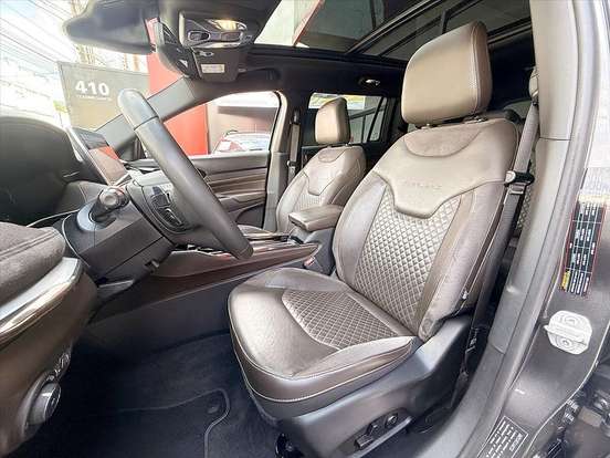 JEEP-COMMANDER-2022