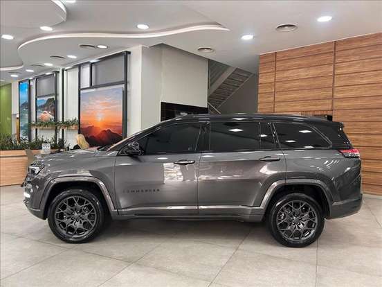 JEEP-COMMANDER-2024