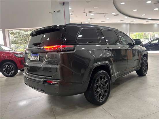 JEEP-COMMANDER-2024