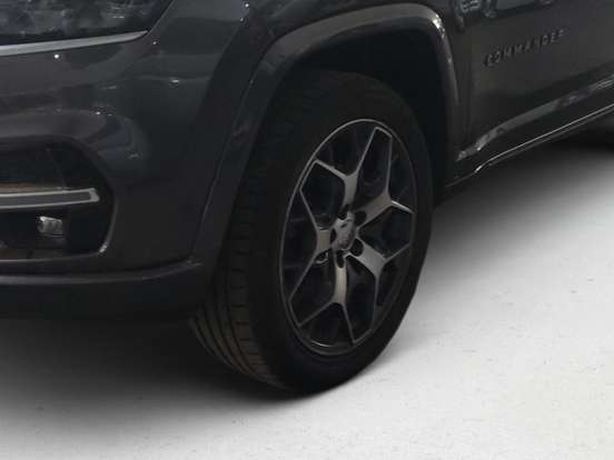 JEEP-COMMANDER-2025