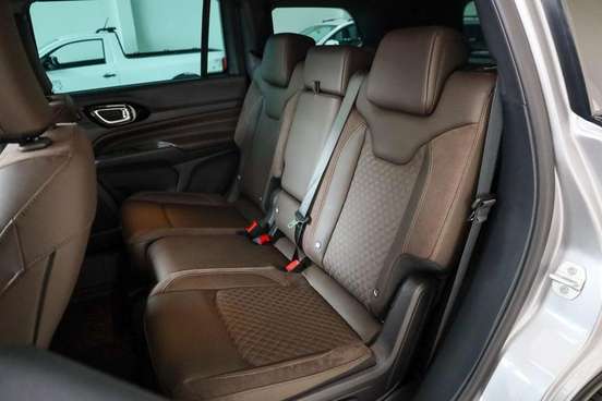 JEEP-COMMANDER-2025