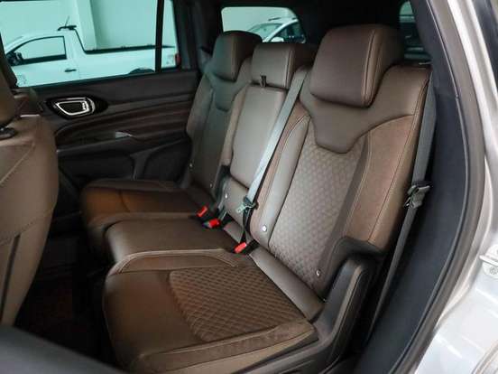 JEEP-COMMANDER-2.2 TURBO DIESEL OVERLAND AT9 JEEP-COMMANDER-2025