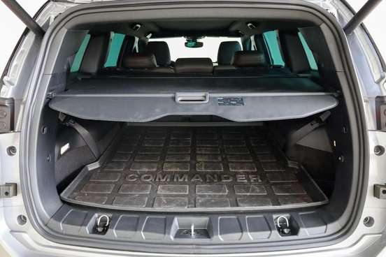 JEEP-COMMANDER-2025