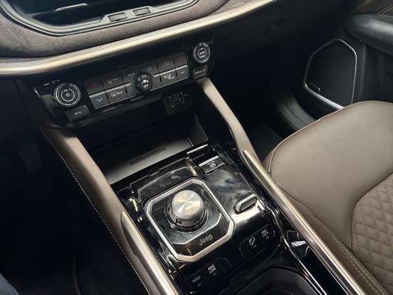JEEP-COMMANDER-2025