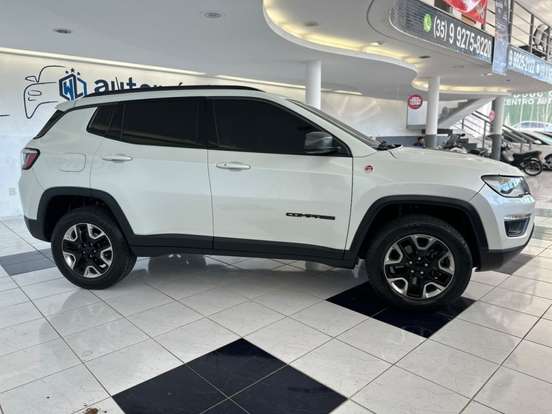 JEEP-COMPASS-2.0 16V DIESEL TRAILHAWK 4X4 AUTOMÁTICO JEEP-COMPASS-2017
