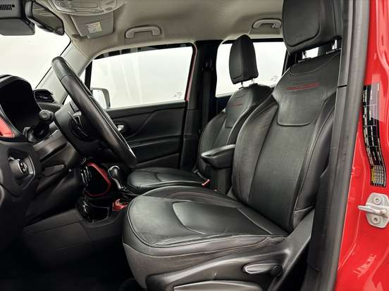 JEEP-RENEGADE-2.0 16V TURBO DIESEL TRAILHAWK 4P 4X4 AUTOMÁTICO JEEP-RENEGADE-2015