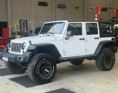JEEP WRANGLER 3.6 UNLIMITED SPORT 4X4 V6 GASOLINA 4P AUTOMÁTICO JEEP WRANGLER 3.6 UNLIMITED SPORT 4X4 V6 GASOLINA 4P AUTOMÁTICO