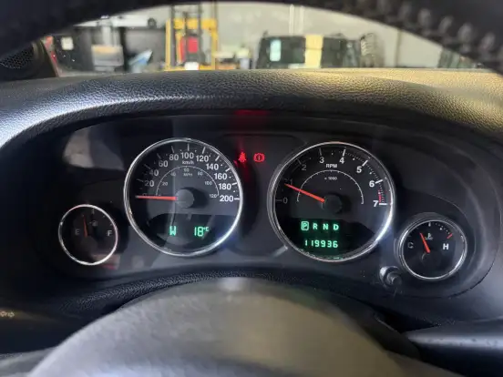 JEEP-WRANGLER-3.6 UNLIMITED SPORT 4X4 V6 GASOLINA 4P AUTOMÁTICO JEEP-WRANGLER-2013