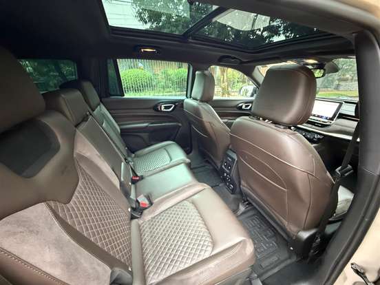 JEEP-COMMANDER-2022
