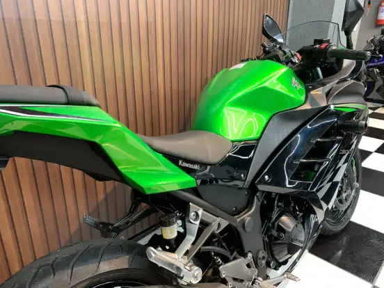 KAWASAKI-NINJA 300-2023