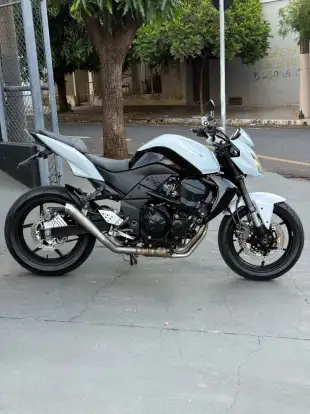 KAWASAKI-Z-750-2010