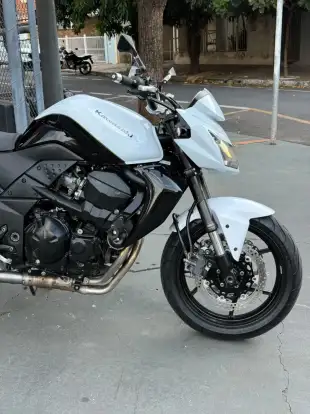 KAWASAKI-Z-750-2010