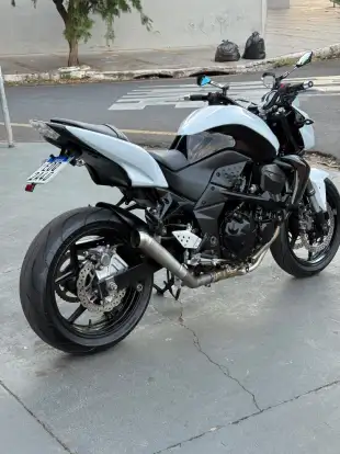 KAWASAKI-Z-750 KAWASAKI-Z-750-2010