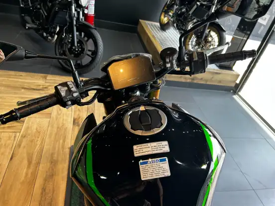 KAWASAKI-Z900 R EDITION-2025