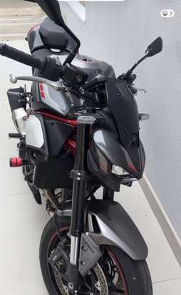 KAWASAKI-Z900-2025