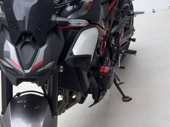 KAWASAKI-Z900 KAWASAKI-Z900-2025