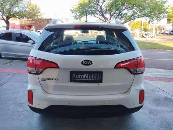 KIA-SORENTO-2.4 16V GASOLINA EX 7L 4WD AUTOMÁTICO KIA-SORENTO-2014