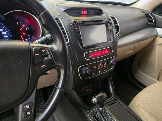 KIA-SORENTO-2013