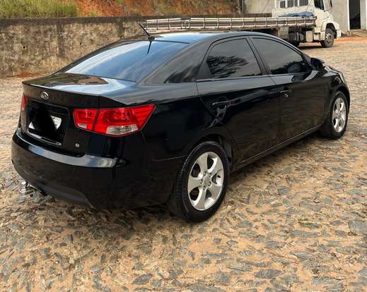 KIA-CERATO-2010