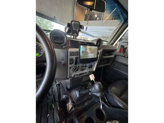 LAND ROVER-DEFENDER-2011