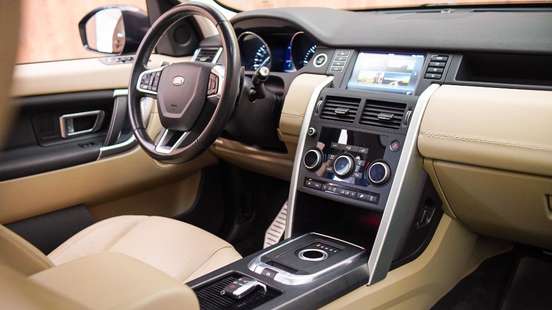 LAND ROVER-DISCOVERY SPORT-2016