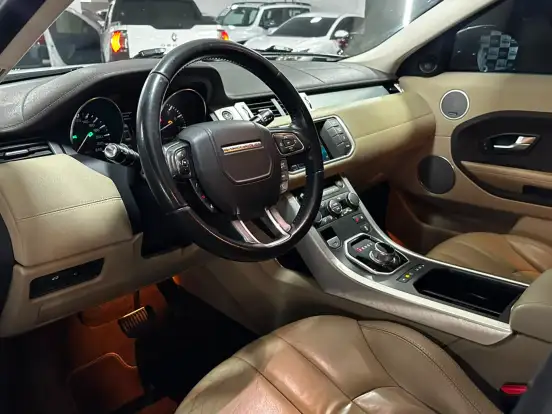 LAND ROVER-RANGE ROVER EVOQUE-2.0 PURE 4WD 16V GASOLINA 4P AUTOMÁTICO LAND ROVER-RANGE ROVER EVOQUE-2013