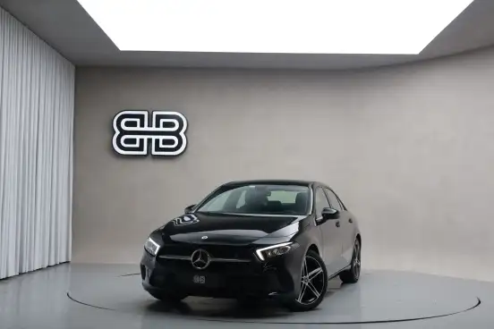 MERCEDES-BENZ-A 200-2019
