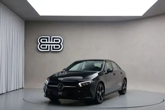 MERCEDES-BENZ-A 200-2019