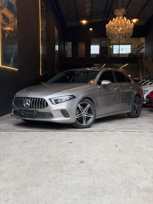 MERCEDES-BENZ-A 200-2019