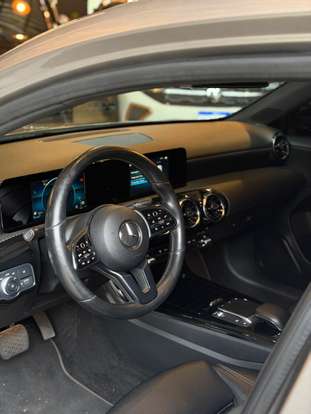 MERCEDES-BENZ-A 200-2019