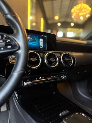 MERCEDES-BENZ-A 200-2019