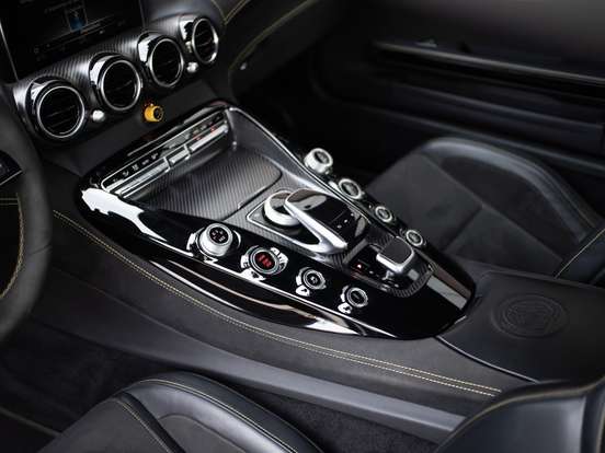 MERCEDES-BENZ-AMG GT-4.0 V8 TURBO GASOLINA R 7G-DCT MERCEDES-BENZ-AMG GT-2017