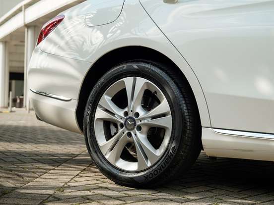 MERCEDES-BENZ-C 180-1.6 CGI AVANTGARDE 16V TURBO GASOLINA 4P AUTOMÁTICO MERCEDES-BENZ-C 180-2015