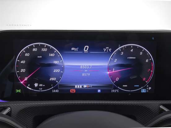MERCEDES-BENZ-CLA 200-2025