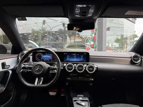 MERCEDES-BENZ-CLA 200-2024