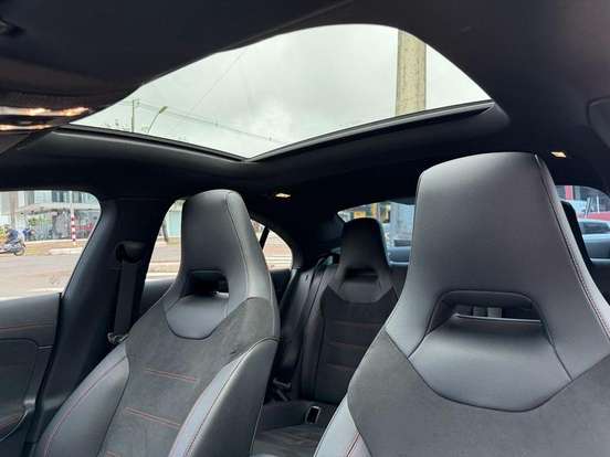 MERCEDES-BENZ-CLA 200-2024