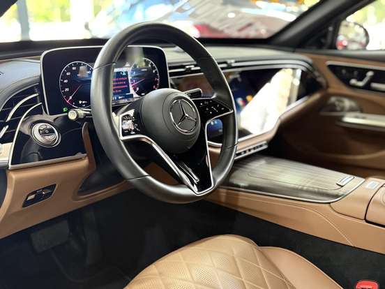MERCEDES-BENZ-E 300-2025