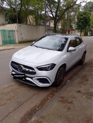 MERCEDES-BENZ-GLA 200-2023