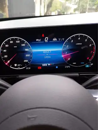 MERCEDES-BENZ-GLA 200-2023