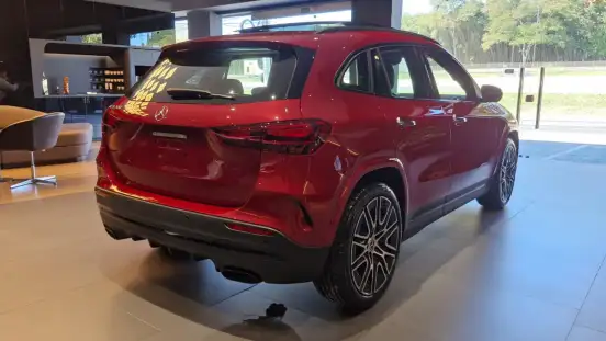MERCEDES-BENZ-GLA 200-2026