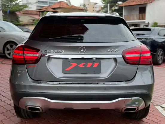MERCEDES-BENZ-GLA 200-2018