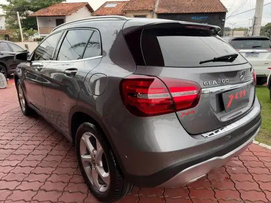 MERCEDES-BENZ-GLA 200-2018