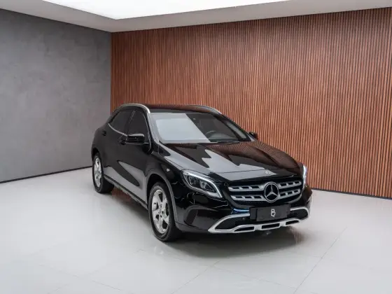 Mercedes-Benz GLA 200 1.6 CGI Flex Advance 7G-DCT