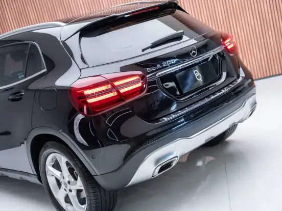 MERCEDES-BENZ-GLA 200-2018