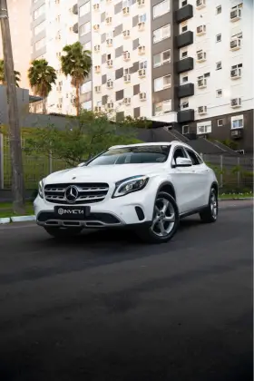 Mercedes-Benz GLA 200 1.6 CGI Flex Advance 7G-DCT
