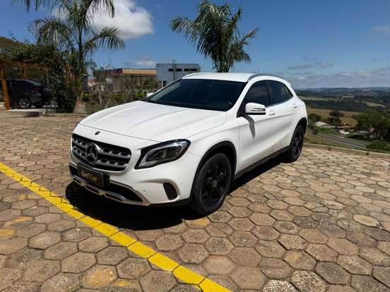 MERCEDES-BENZ-GLA 200-1.3 GCI GASOLINA STYLE 7G-DCT MERCEDES-BENZ-GLA 200-2020