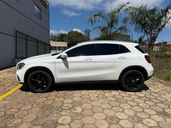 MERCEDES-BENZ-GLA 200-1.3 GCI GASOLINA STYLE 7G-DCT MERCEDES-BENZ-GLA 200-2020