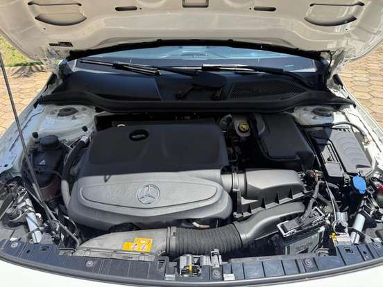 MERCEDES-BENZ-GLA 200-2020